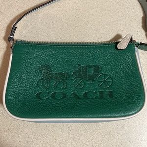Coach purse EUC. 7.5x4.5. Green w/blue trim